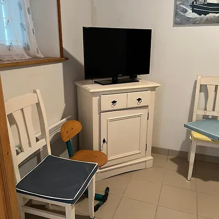 Holiday home Maison Mitoyenne 4 Pers A Proche - Fr-1-823-90 Barbatre
